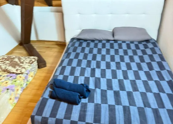 Private In The Big House *